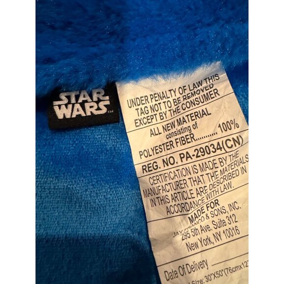 Star Wars R2-D2 Hooded Blanket – Plush Wearable Throw - Picture 9 of 10